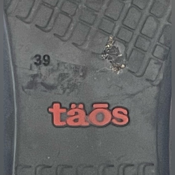 Taos Z3766* Woman's Blue Metallic  Mary Jane Walking Shoes Size 8-8.5 US / 39 - Picture 14 of 14